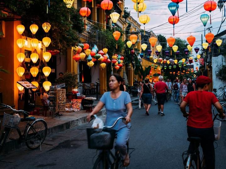 Hotspot Matrix: Biến 4 kiểu áo không thể thiếu thành cơ hội marketing đột phá