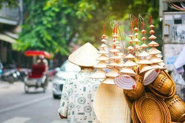 Tỏa Sáng Trên Mạng Xã Hội: Chuyên Gia Trang Điểm & Hotspot Matrix